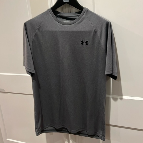 Under Armour Men's Grey Tee / Size Large - Picture 1 of 9